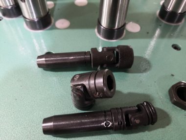 万向节：多轴器配件