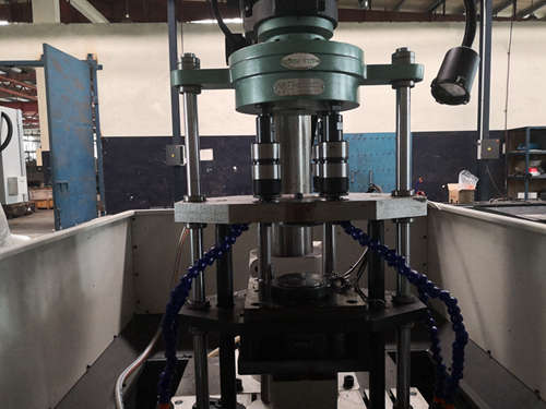 多轴器钻床该据所需加工材质选择